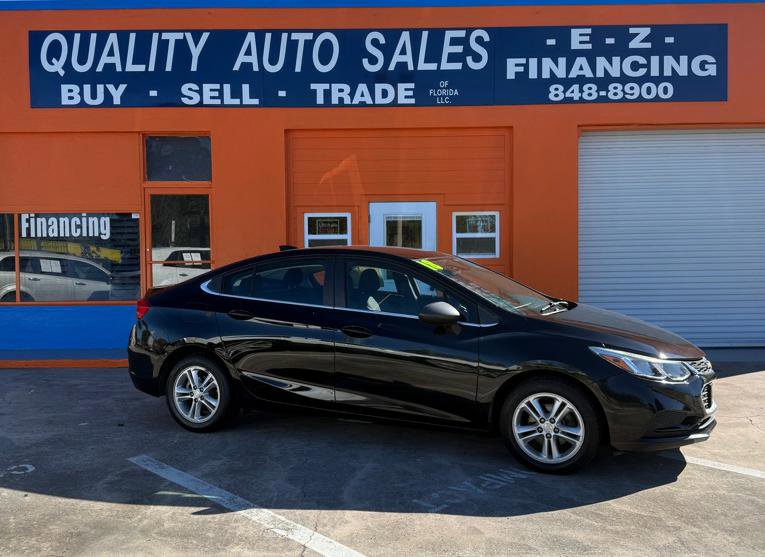 Used 2018 Chevrolet Cruze LT image 1