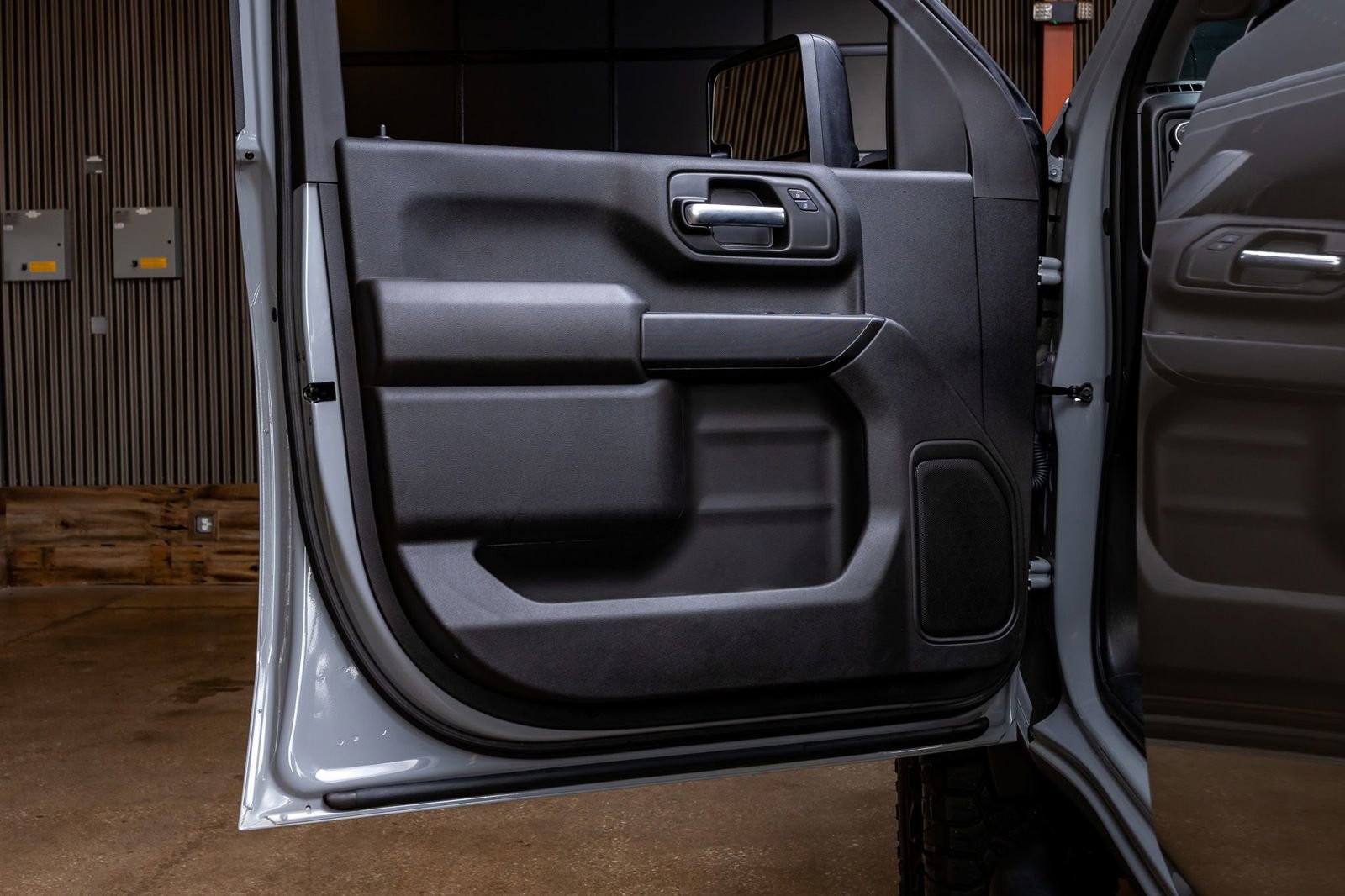 Used 2025 Chevrolet Silverado 2500 Custom w/ Custom Value Package image 35