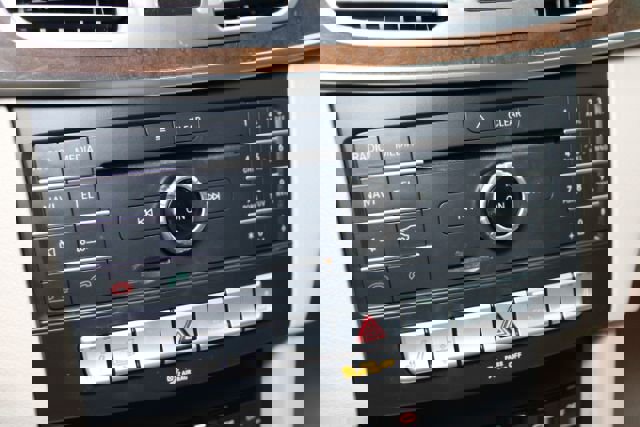 Used 2016 Mercedes-Benz E 350 4MATIC image 18