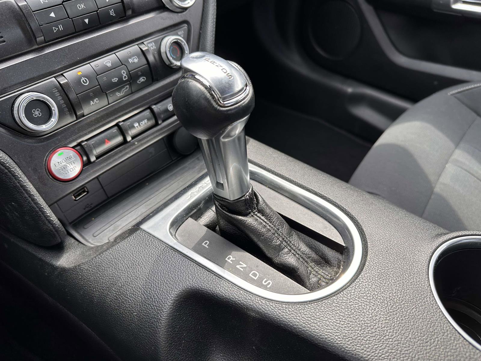 Used 2019 Ford Mustang Coupe RWD image 27