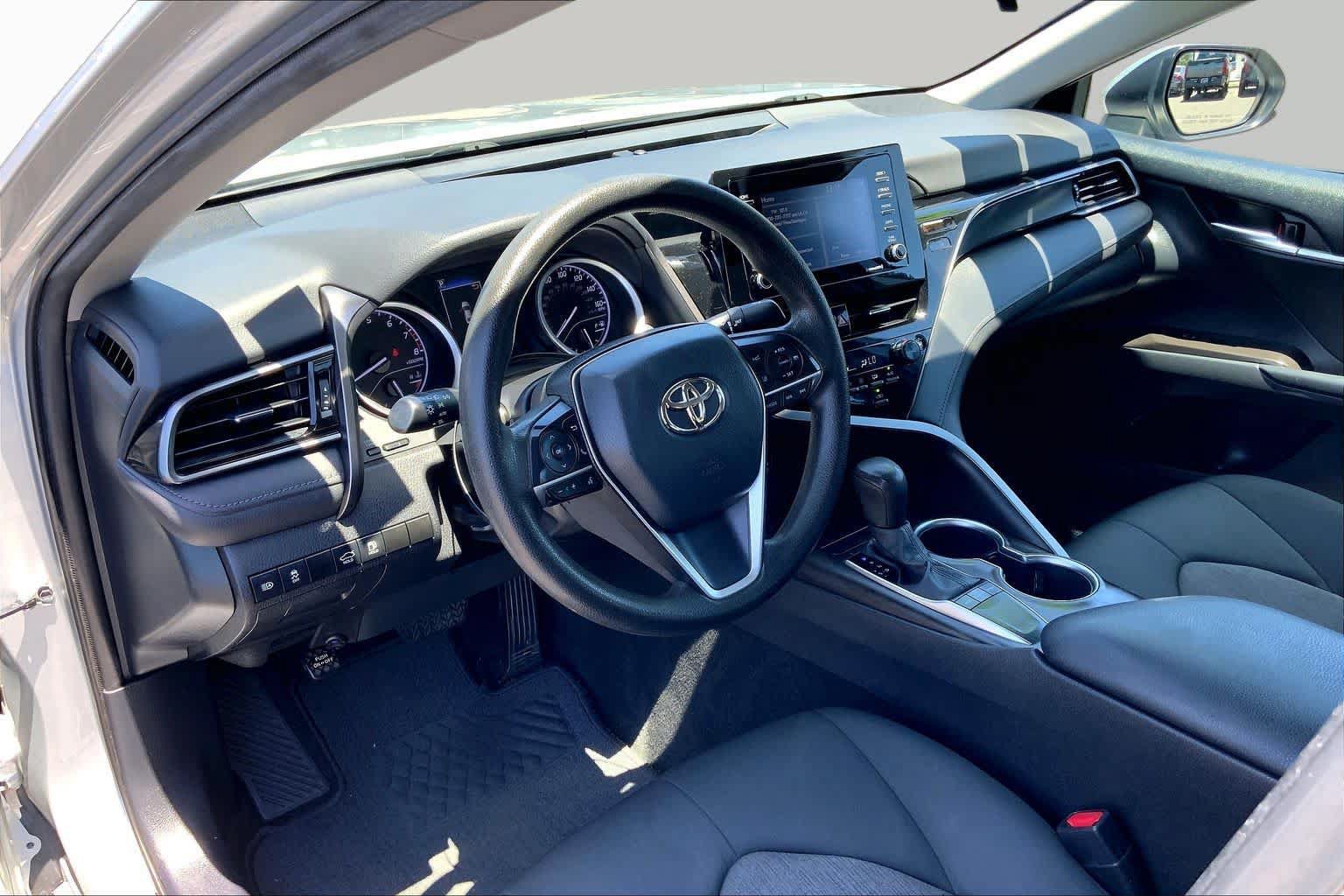 Used 2022 Toyota Camry LE w/ Carpet Mat Package (TMS) FWD image 16