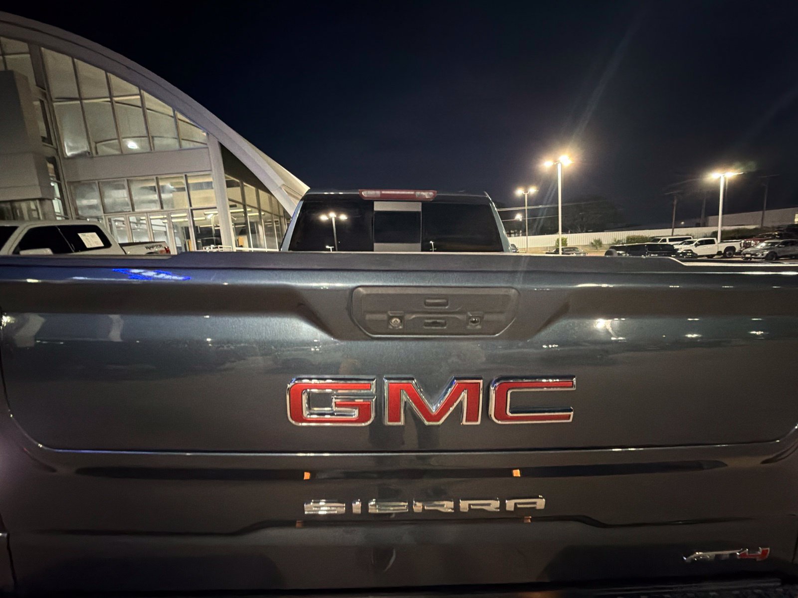 Used 2021 GMC Sierra 1500 AT4 w/ AT4 Premium Package AWD/4WD image 14