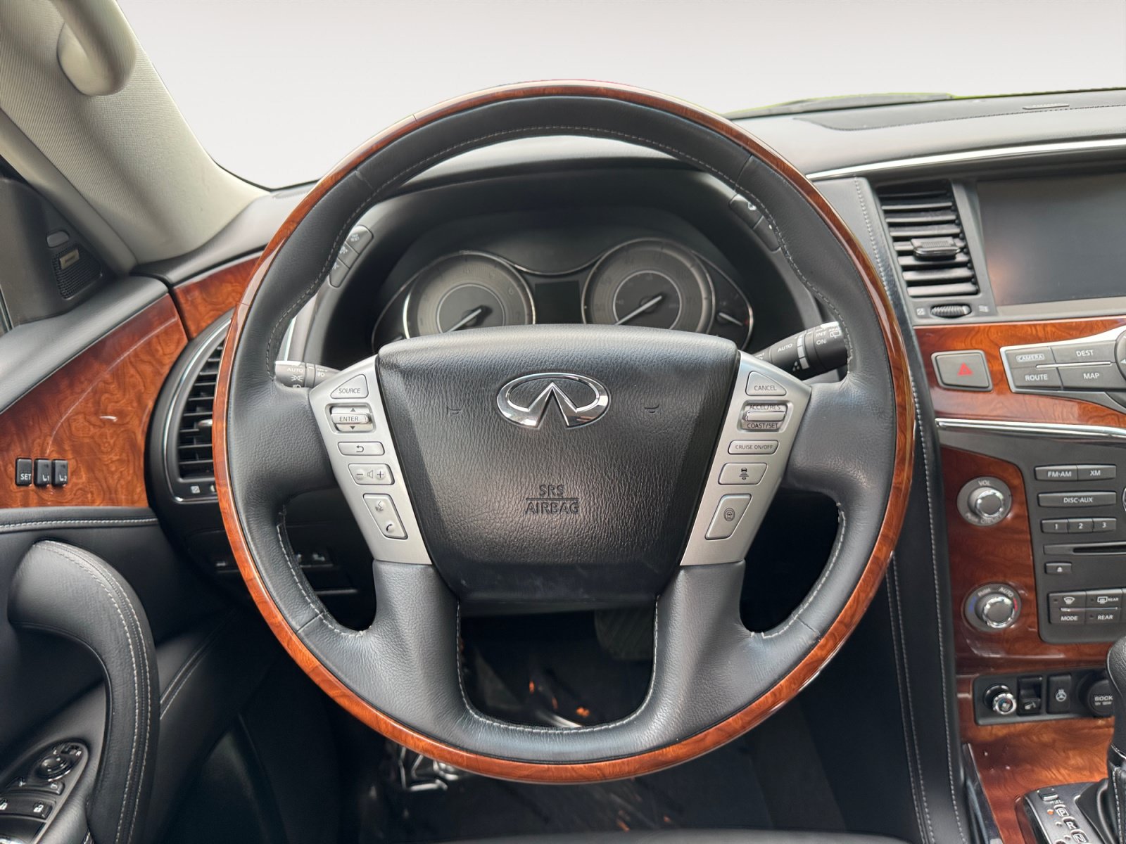 Used 2016 INFINITI QX80 4WD w/ Deluxe Technology Package image 12