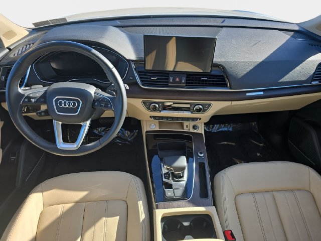 Used 2023 Audi Q5 2.0T Premium Plus w/ Premium Plus Package AWD/4WD image 10