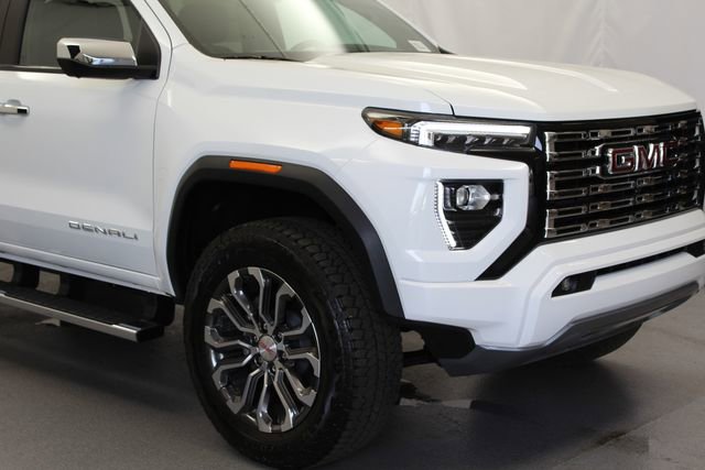 New 2026 GMC Canyon Denali AWD/4WD image 3