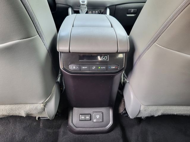 Used 2022 Toyota Highlander Limited image 24