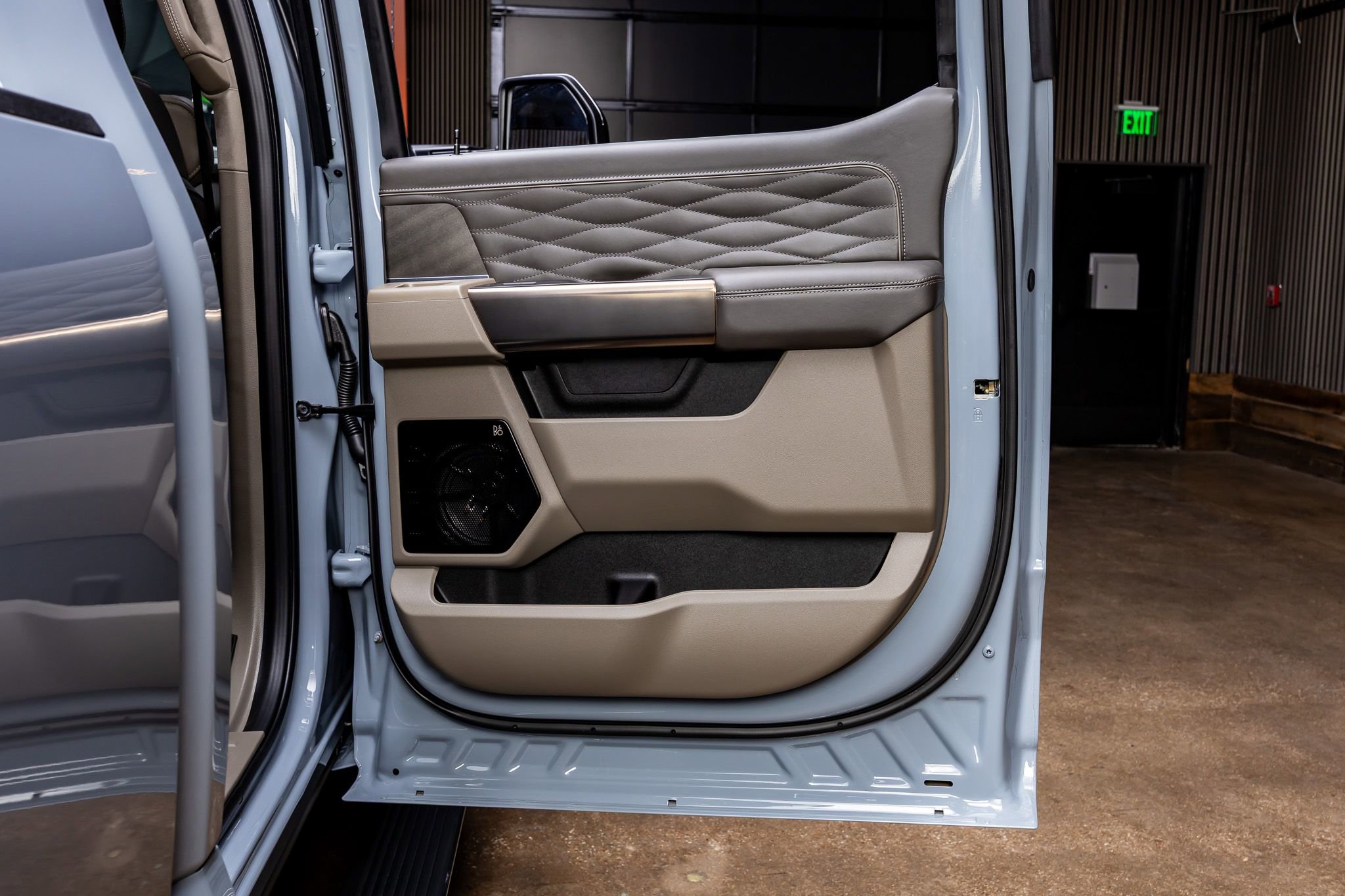 Used 2026 Ford F250 Platinum w/ Platinum Plus Package image 38