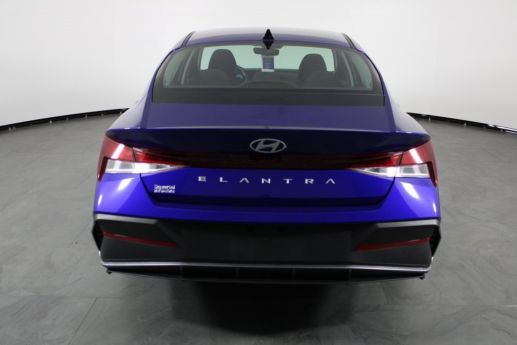 Certified 2024 Hyundai Elantra SEL image 7