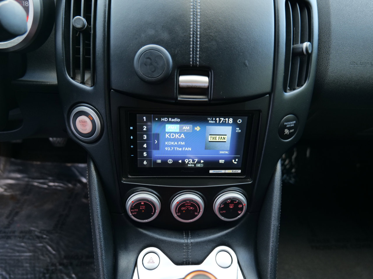 Used 2017 Nissan 370Z Coupe image 27