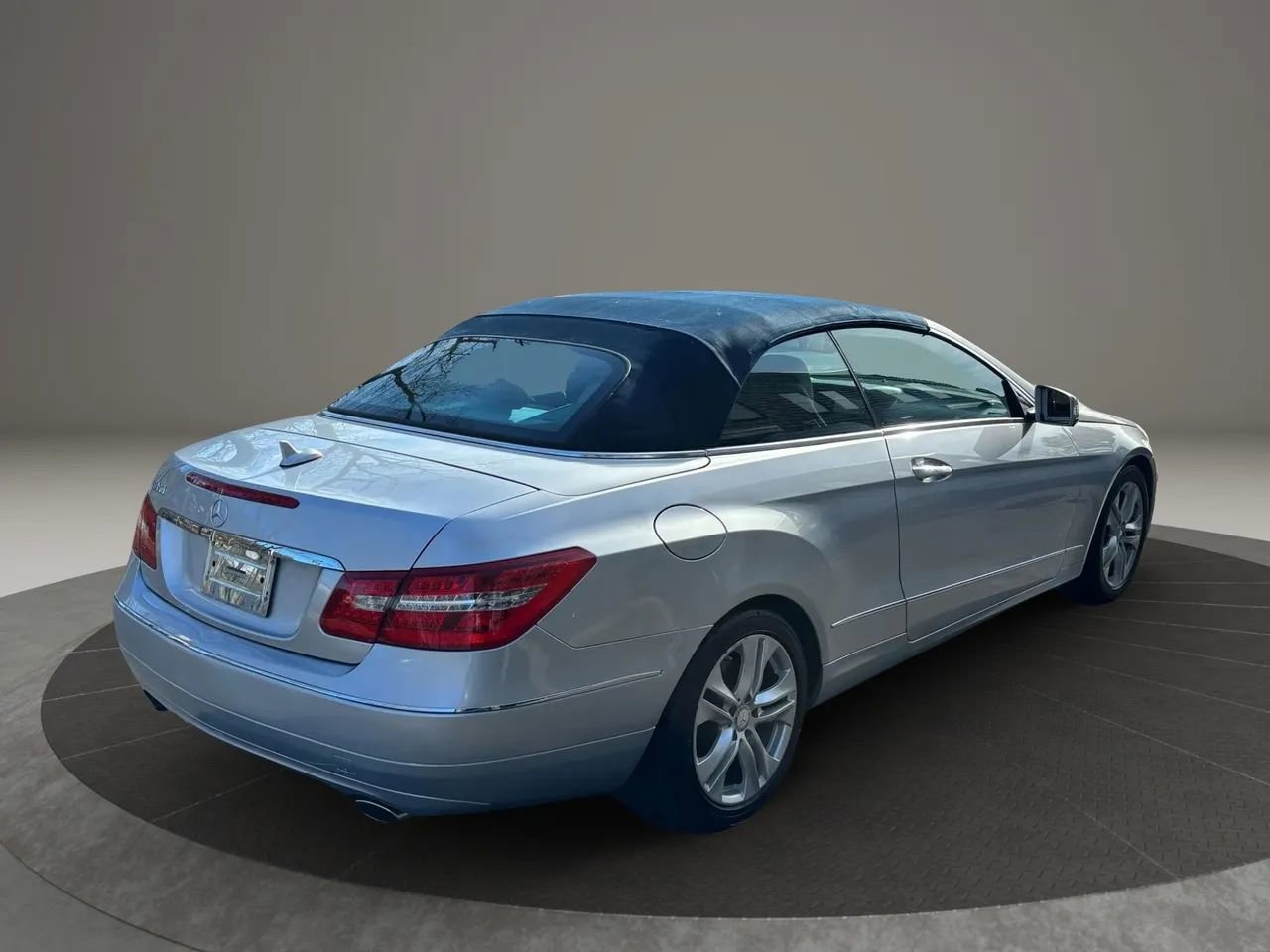 Used 2011 Mercedes-Benz E 350 Cabriolet image 10