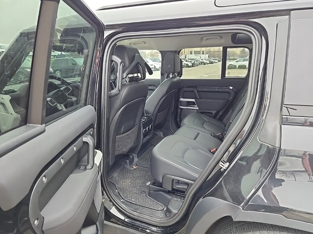 Used 2023 Land Rover Defender 110 S image 17