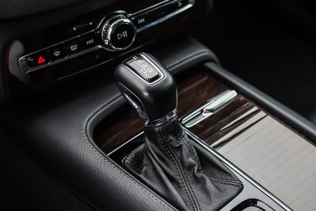 Used 2018 Volvo XC90 T6 Momentum w/ Convenience Package image 15