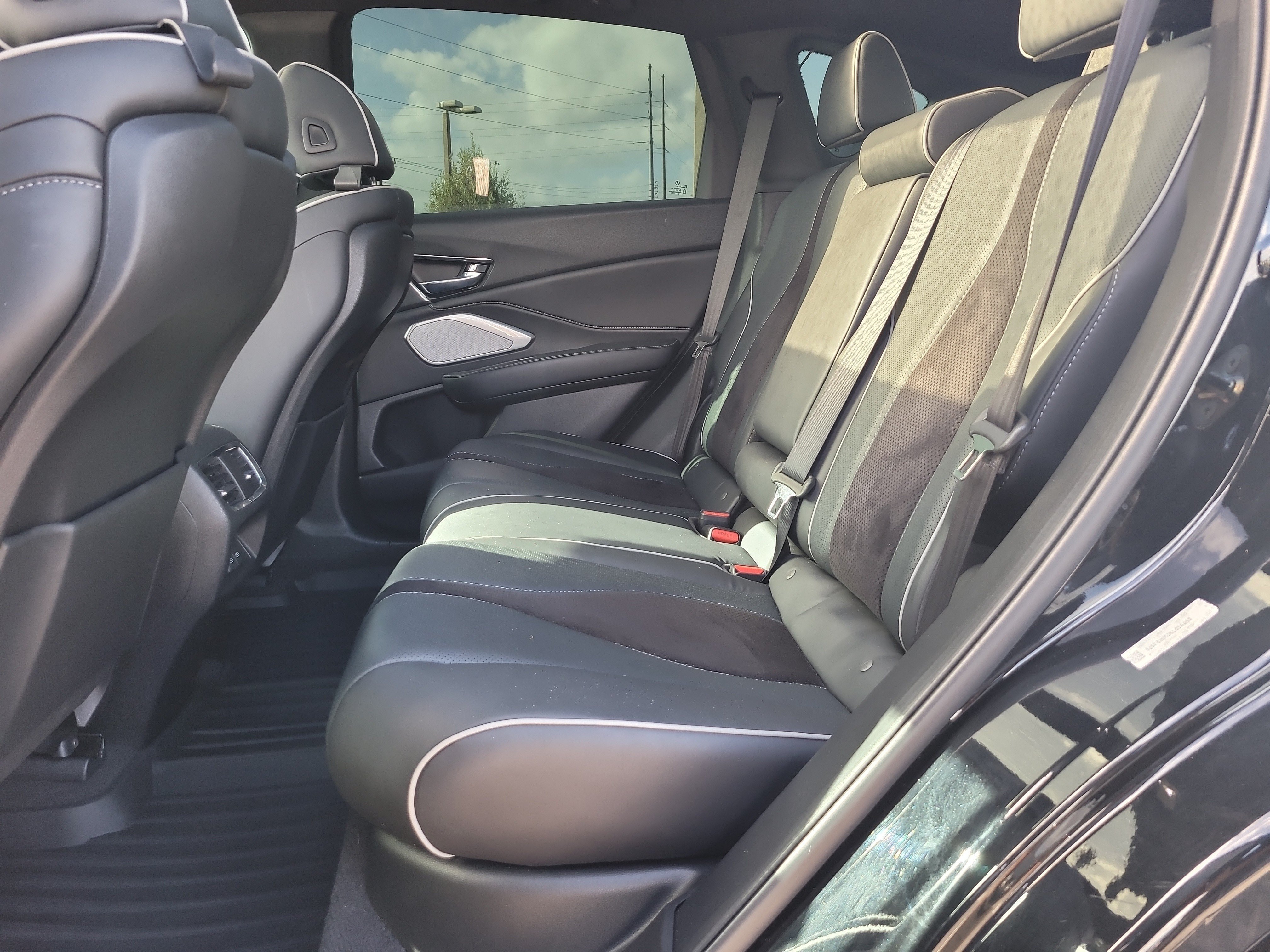 Used 2019 Acura RDX w/ Advance Package FWD image 11