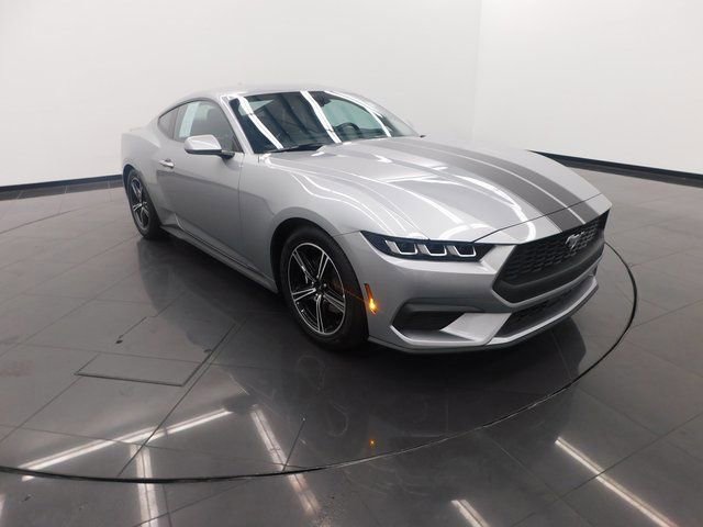 Used 2024 Ford Mustang Premium image 2