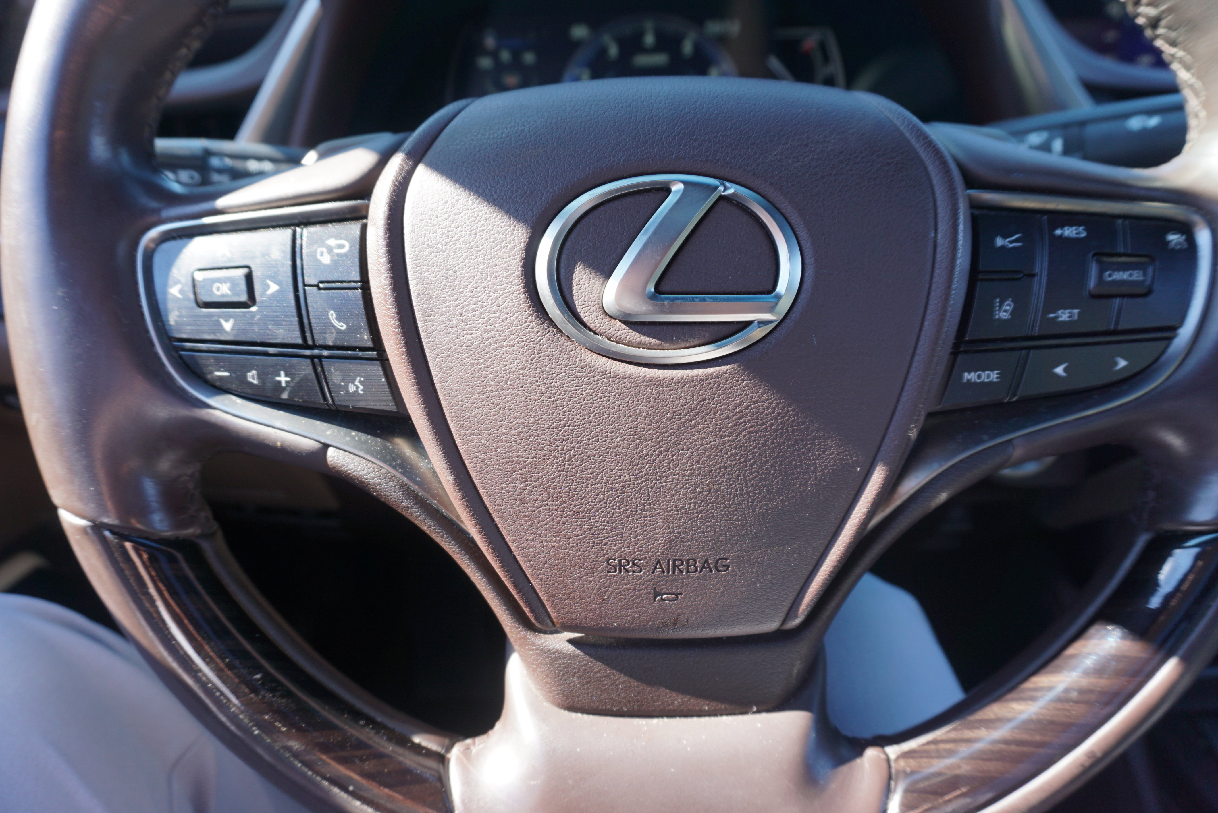 Used 2021 Lexus ES 350 Ultra Luxury w/ Accessory Package image 9