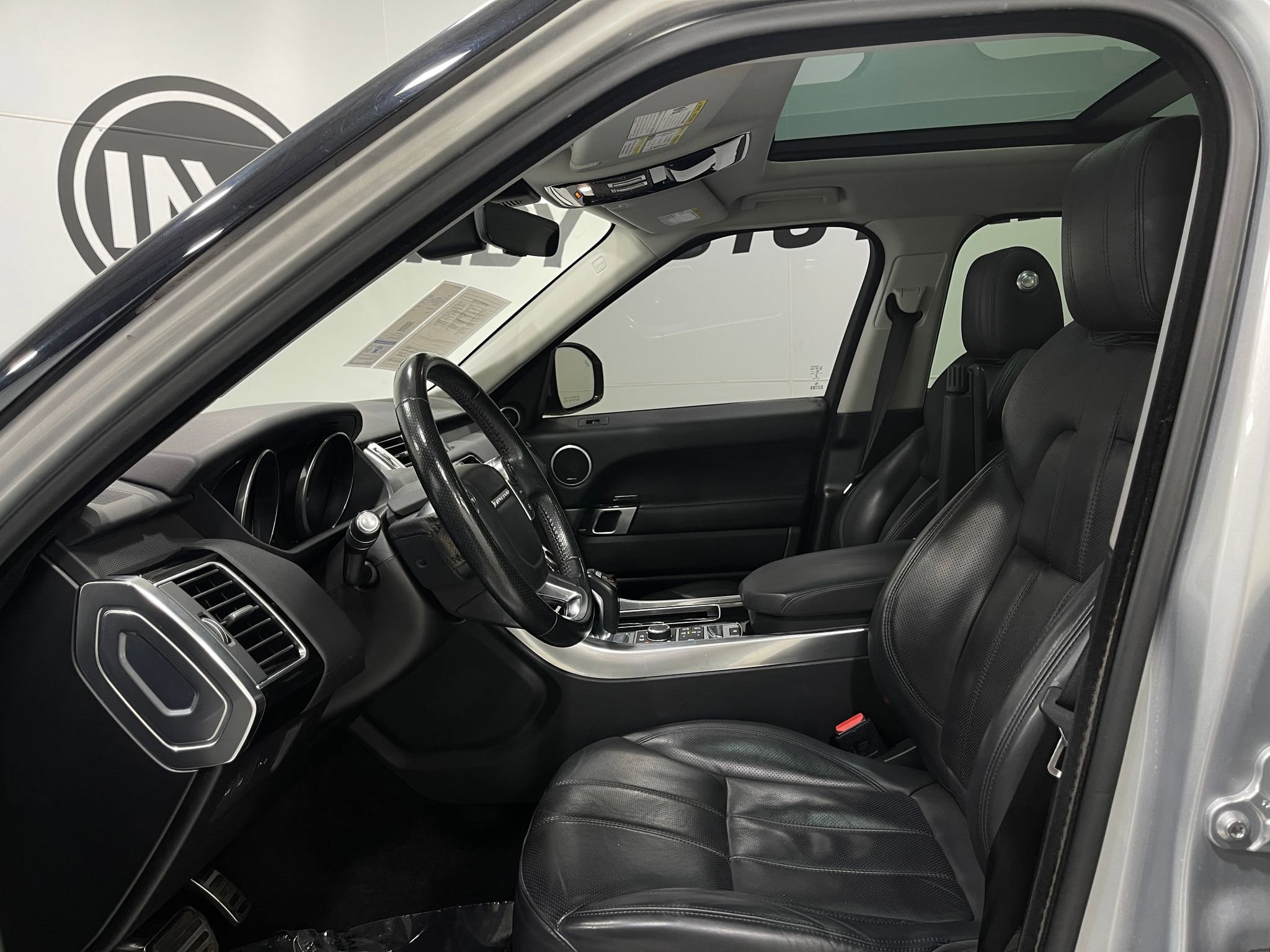 Used 2017 Land Rover Range Rover Sport HSE image 13