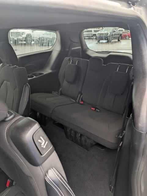 Used 2022 Chrysler Pacifica Touring image 25
