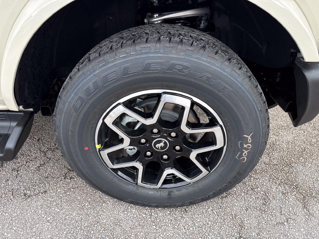 New 2026 Ford Bronco Outer Banks AWD/4WD image 11