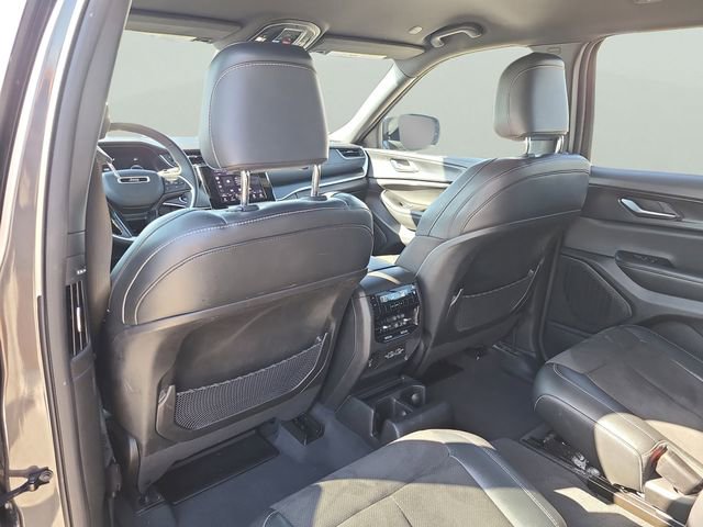 Used 2023 Jeep Grand Cherokee L Laredo image 12