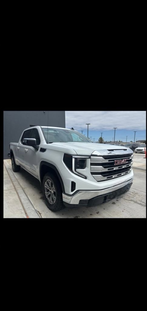 Used 2023 GMC Sierra 1500 SLE image 3