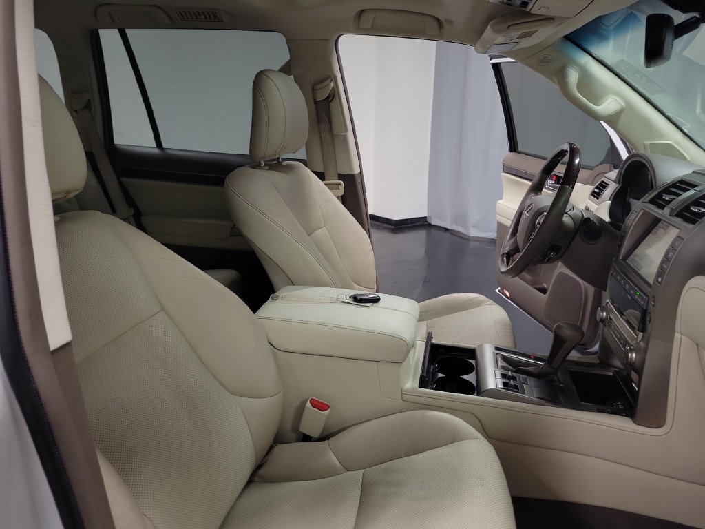 Used 2019 Lexus GX 460 Premium w/ Premium Package AWD/4WD image 32