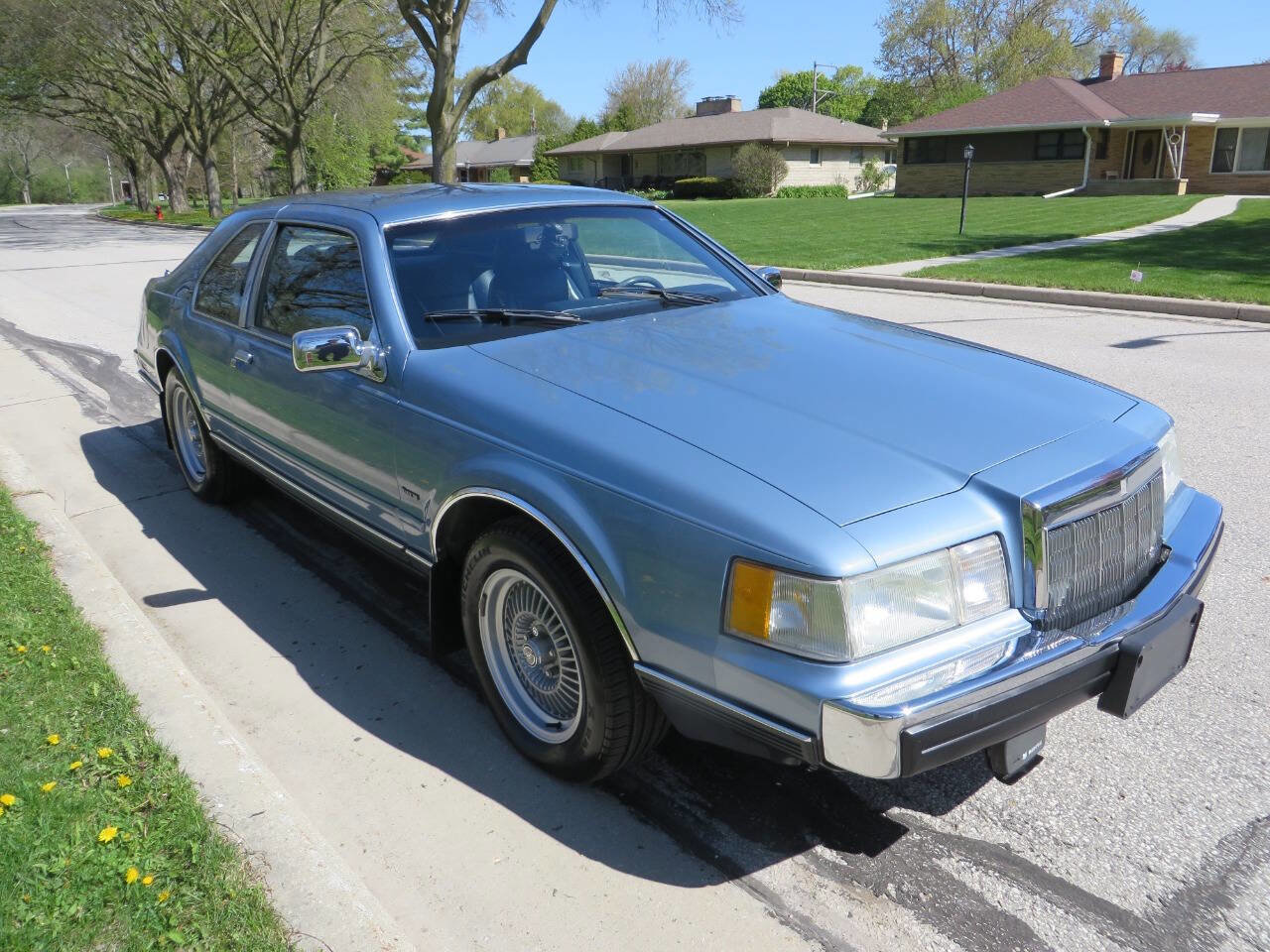 Used 1988 Lincoln Mark VII LSC RWD image 7