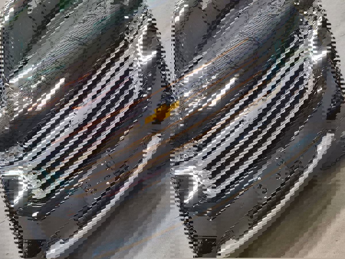 Used 2023 Chevrolet Suburban High Country image 19