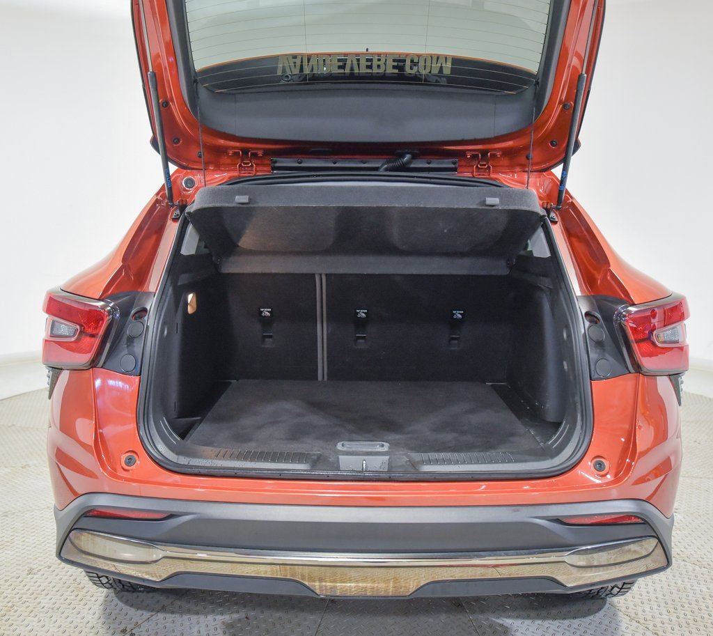 Used 2024 Chevrolet Trax ACTIV w/ Driver Confidence Package image 14