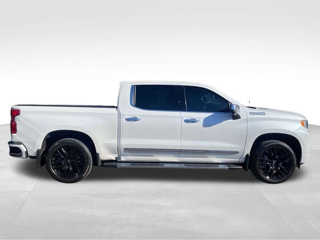 Used 2023 Chevrolet Silverado 1500 High Country w/ High Country Premium Package image 3
