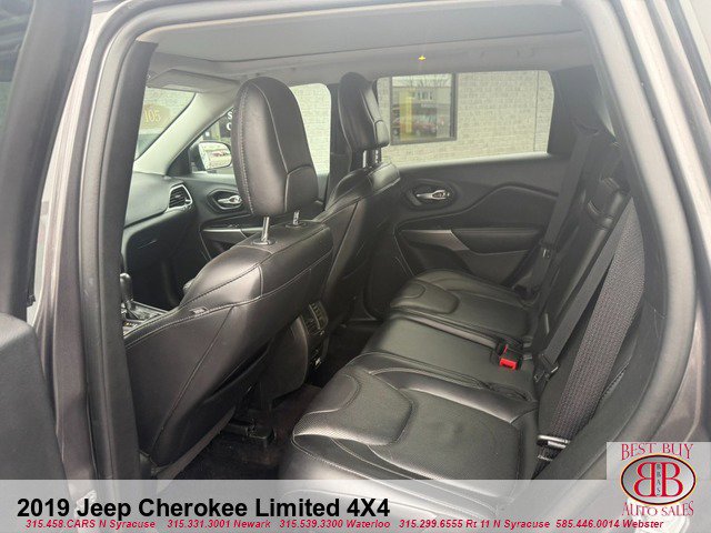 Used 2019 Jeep Cherokee Limited w/ Luxury Group AWD/4WD image 12