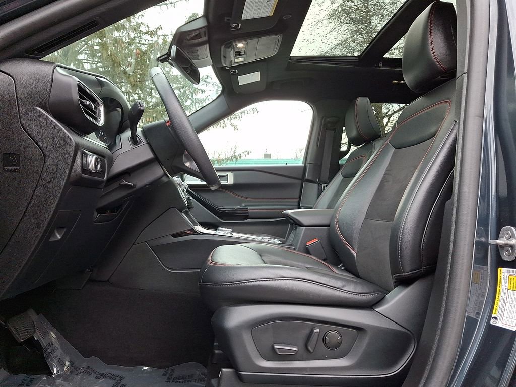 Used 2023 Ford Explorer ST-Line image 14
