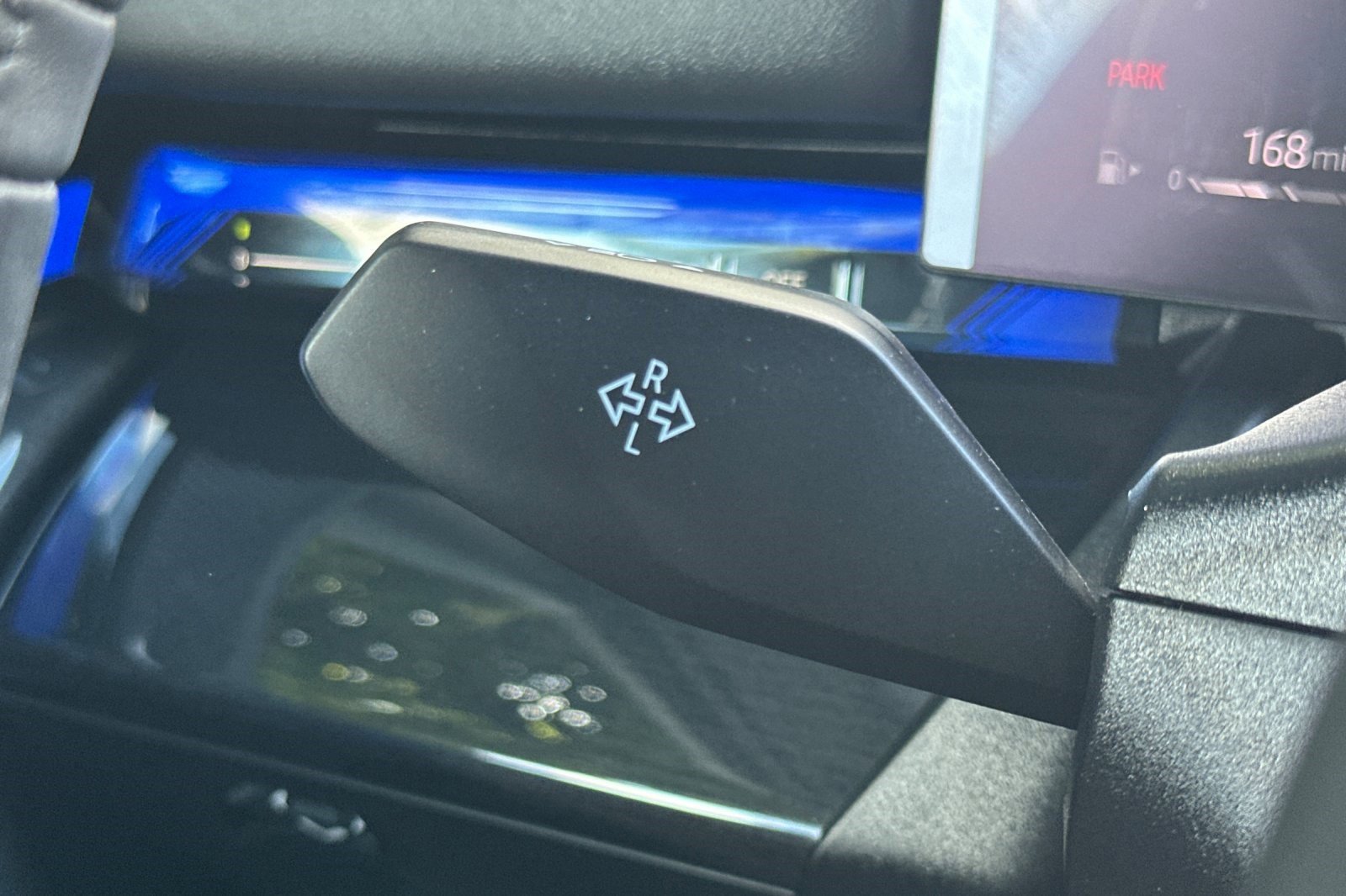 Used 2026 BMW 540i xDrive w/ M Sport Package AWD/4WD image 32