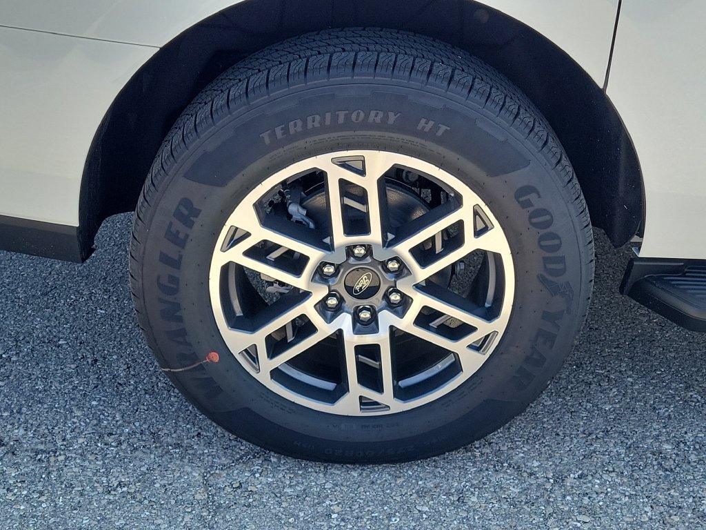 New 2026 Ford Expedition Max Active RWD image 9