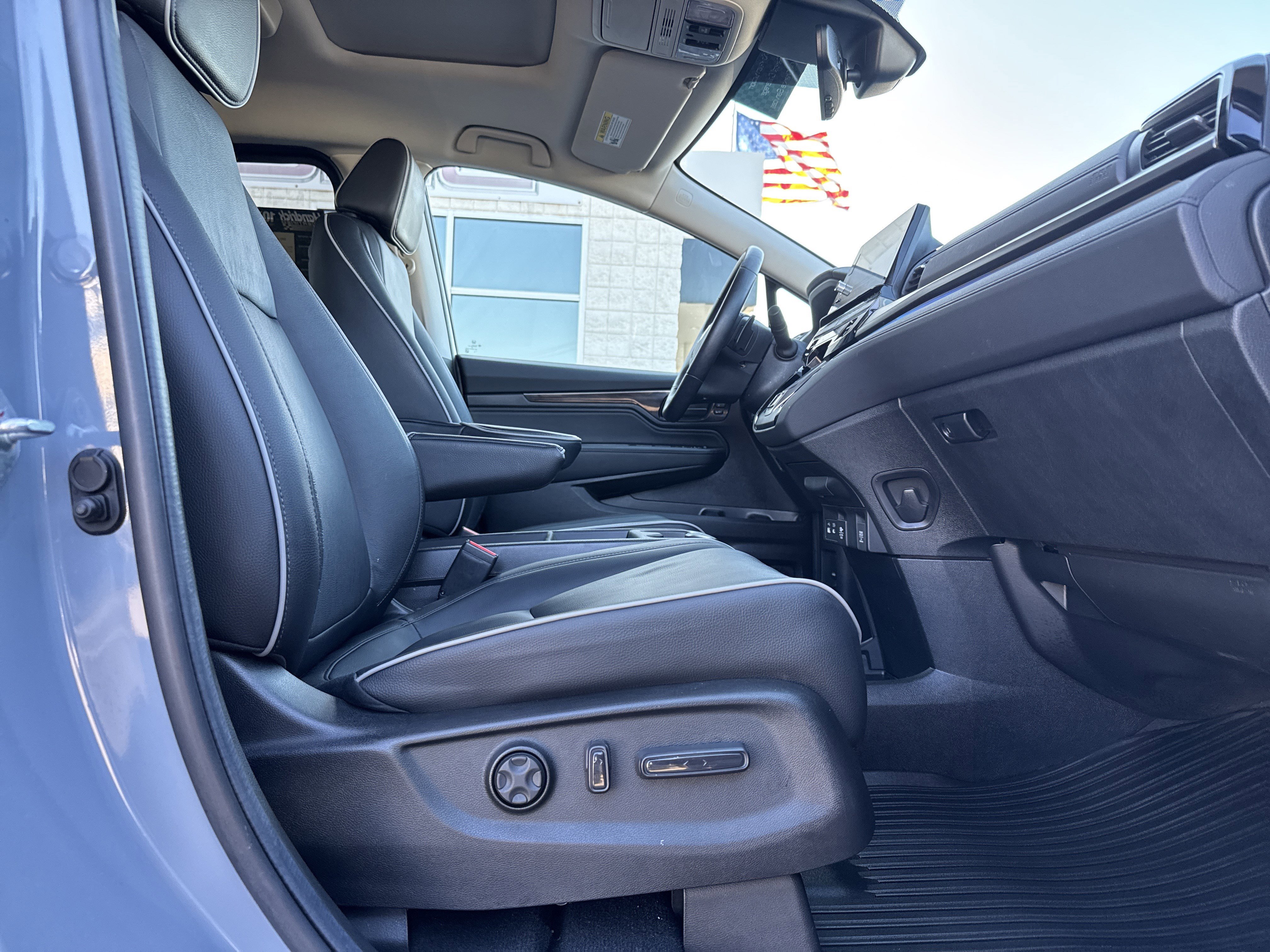 Used 2025 Honda Odyssey Touring image 37