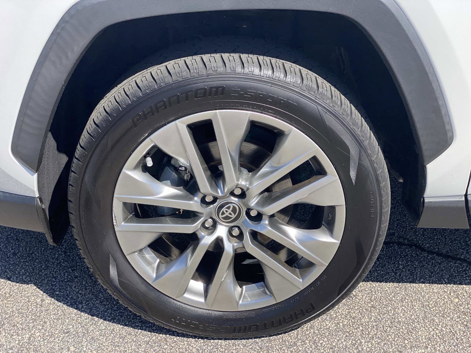 Used 2023 Toyota RAV4 XLE Premium image 13