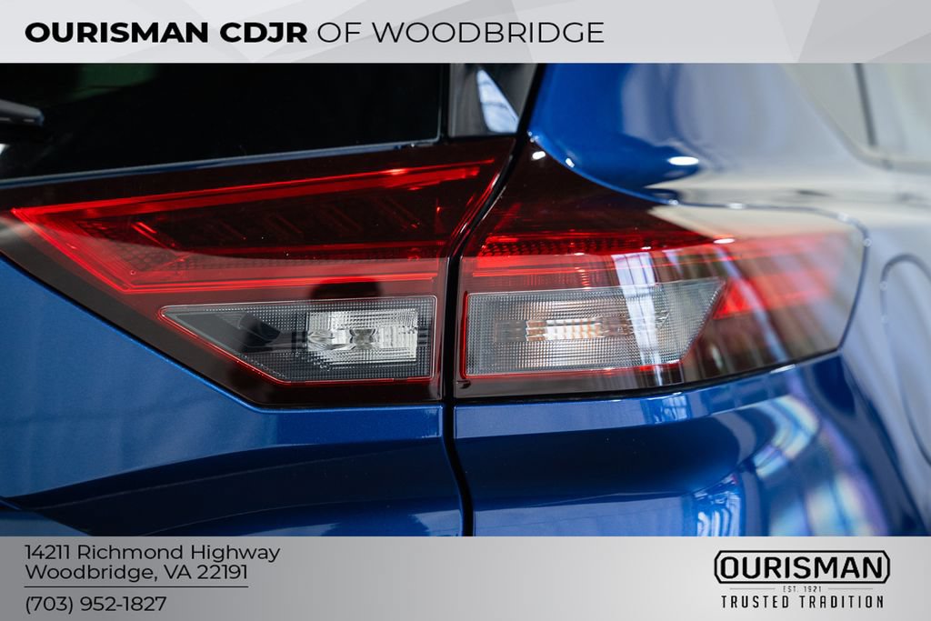 Used 2023 Nissan Rogue Platinum AWD/4WD image 9