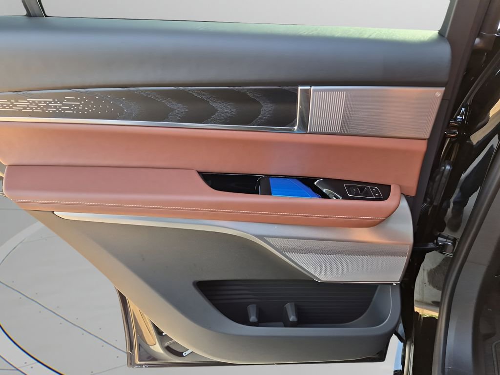 New 2026 Cadillac Vistiq Platinum w/ LPO, Floor Liner Package image 17