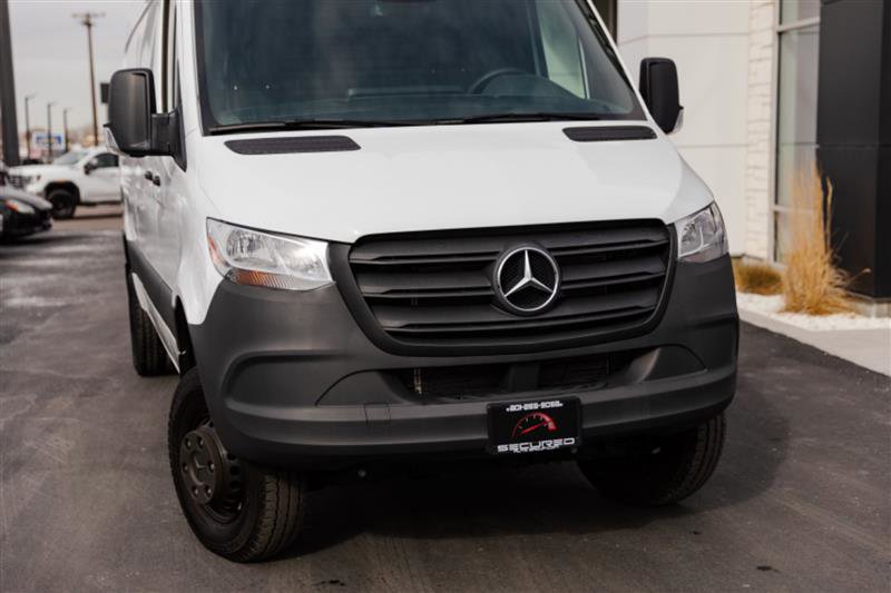 Used 2024 Mercedes-Benz Sprinter 3500 image 3
