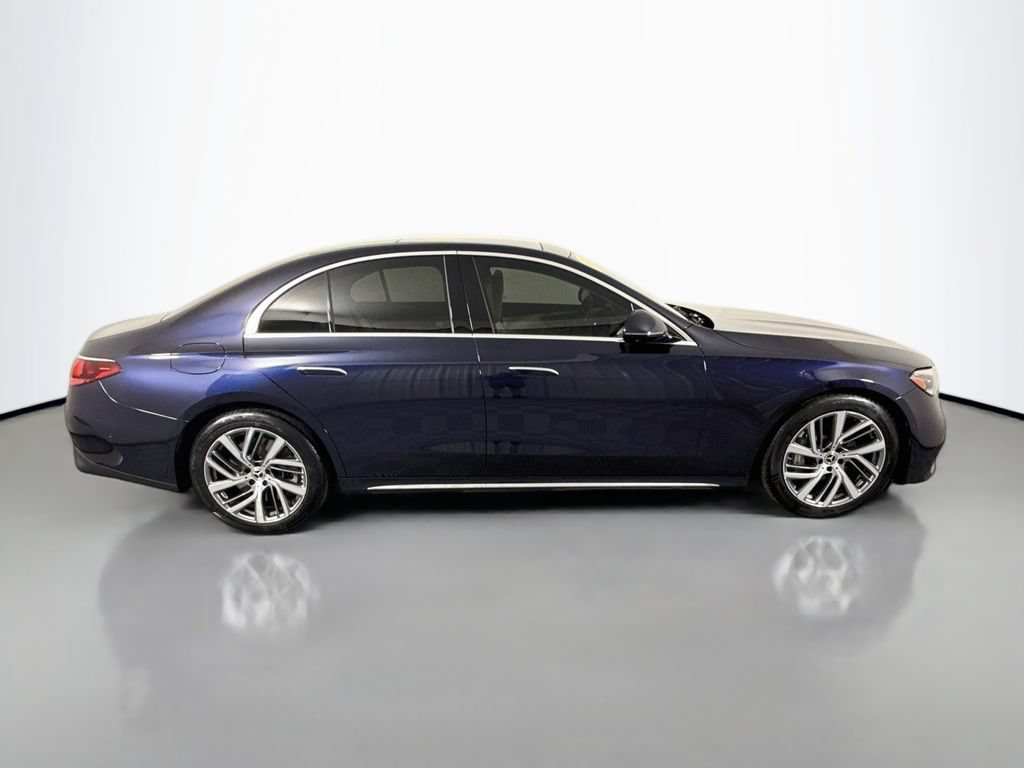Used 2025 Mercedes-Benz E 450 4MATIC Sedan w/ MBUS Superscreen Package image 8