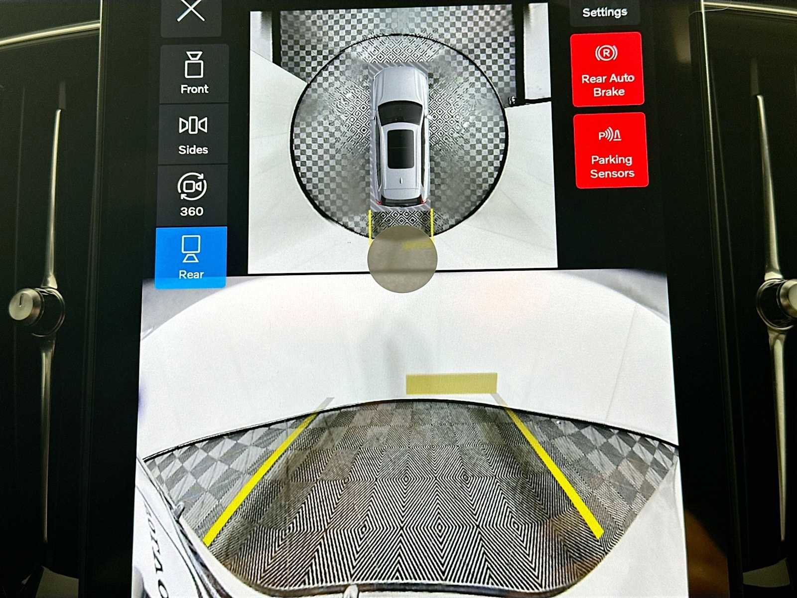 Used 2025 Volvo XC90 B6 Plus w/ Protection Package Premier image 15