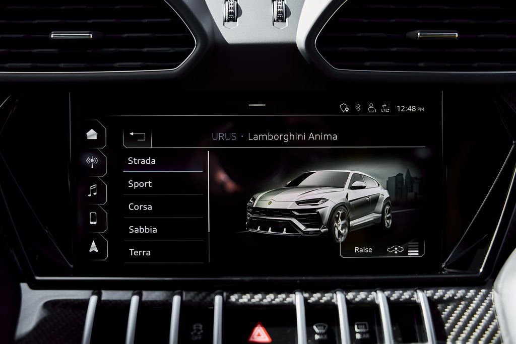 Used 2021 Lamborghini Urus image 75