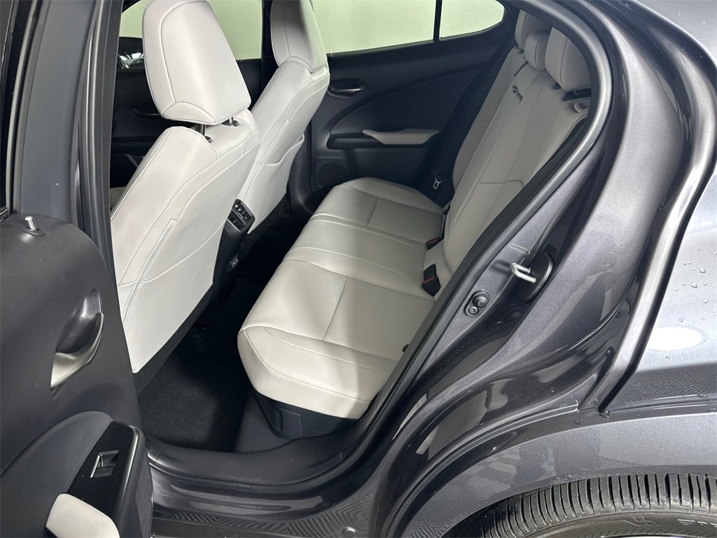 Used 2025 Lexus UX 300h FWD image 21