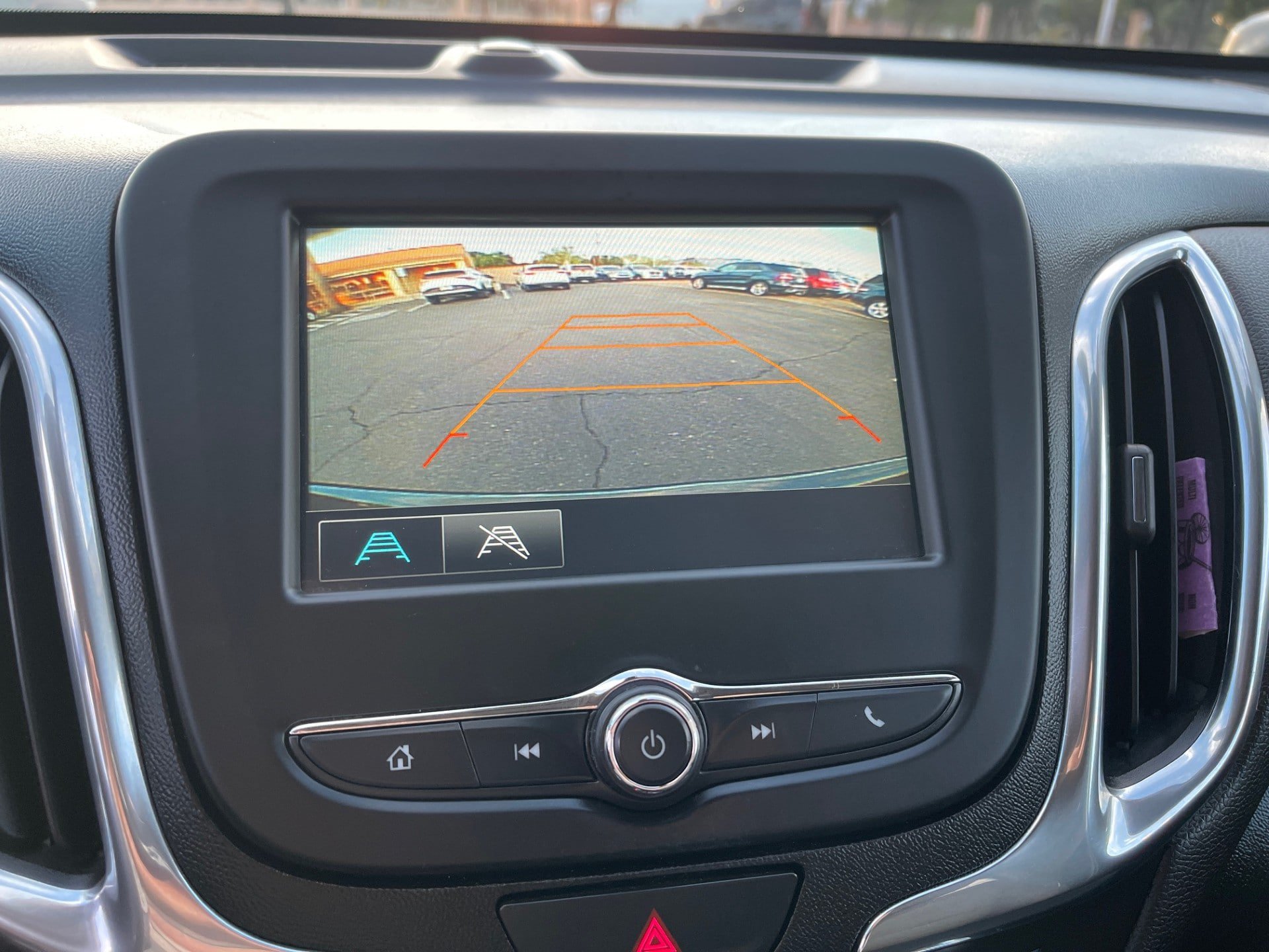 Used 2018 Chevrolet Equinox LT FWD image 20