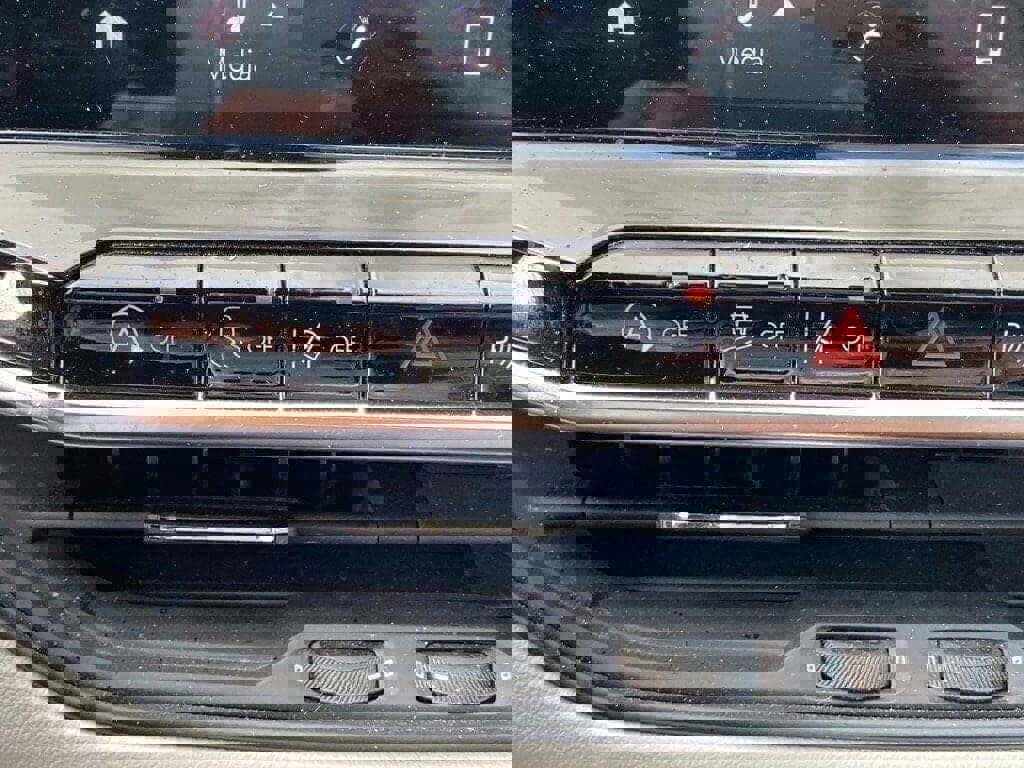 Used 2025 Jeep Compass Limited image 16