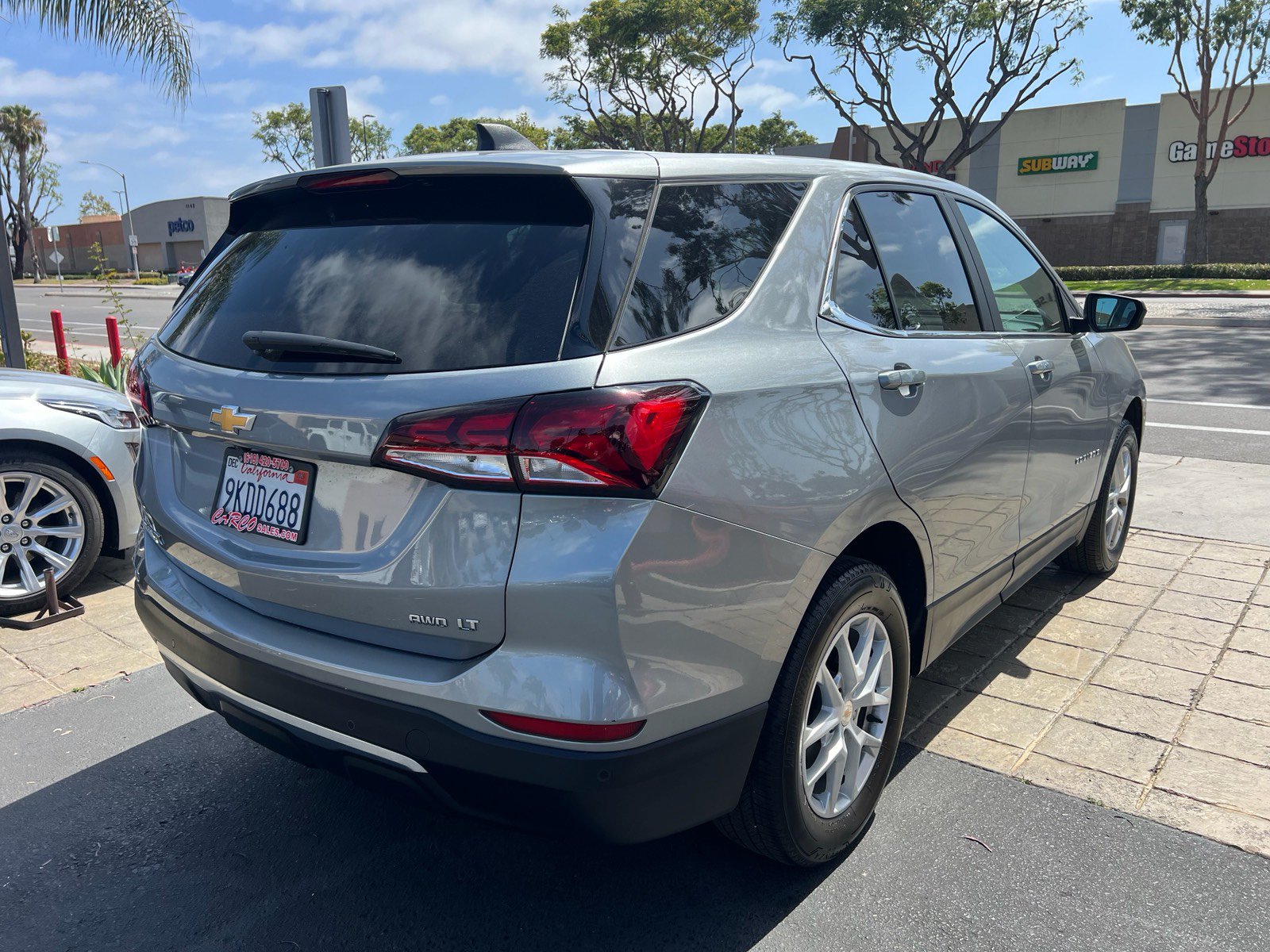 Used 2024 Chevrolet Equinox LT w/ Driver Convenience Package AWD/4WD image 9