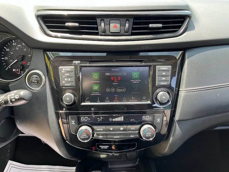 Used 2019 Nissan Rogue SL w/ Premium Package AWD/4WD image 18