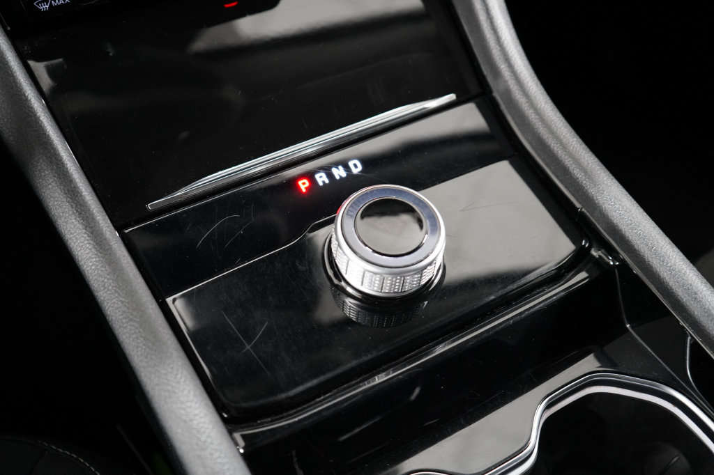 Used 2023 Jeep Grand Cherokee Laredo AWD/4WD image 23