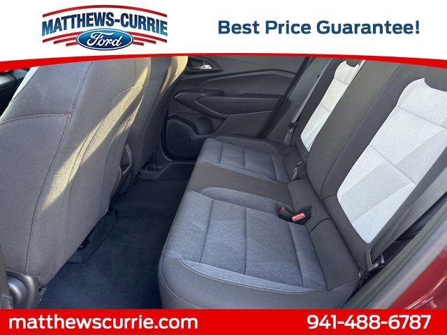 Used 2025 Chevrolet Trax RS w/ Sunroof Package image 12