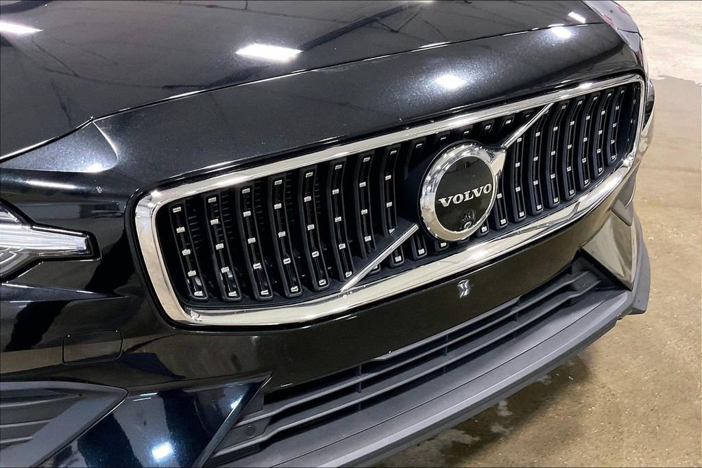 Certified 2024 Volvo V60 B5 Cross Country Plus AWD/4WD image 33