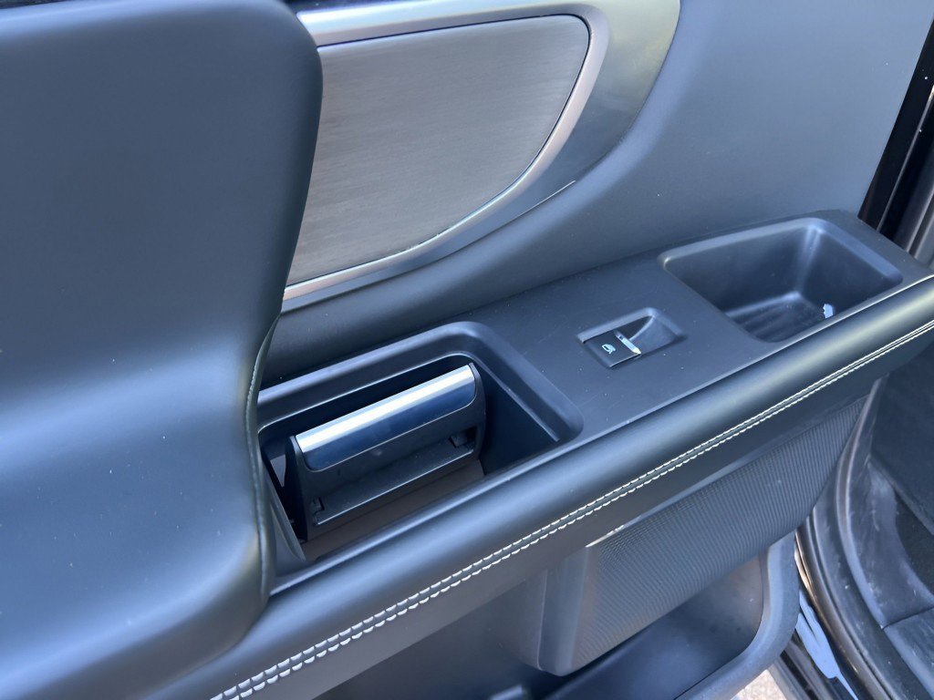 Used 2025 Ford Expedition Max Platinum image 20